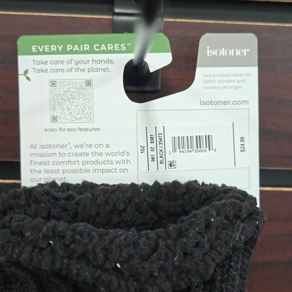 Isotoner | Adult Snowflake Knit Gloves – Black Sherpasoft Lined | OSFM